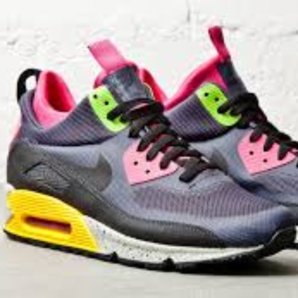 mostlysneaks